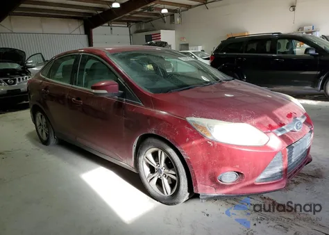 2014 Ford Focus Se z USA, uszkodzony, nr VIN 1FADP3F27EL338661